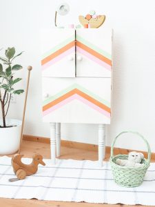 DIY Anleitung für eine Kinderzimmerkommode aus Holzkisten